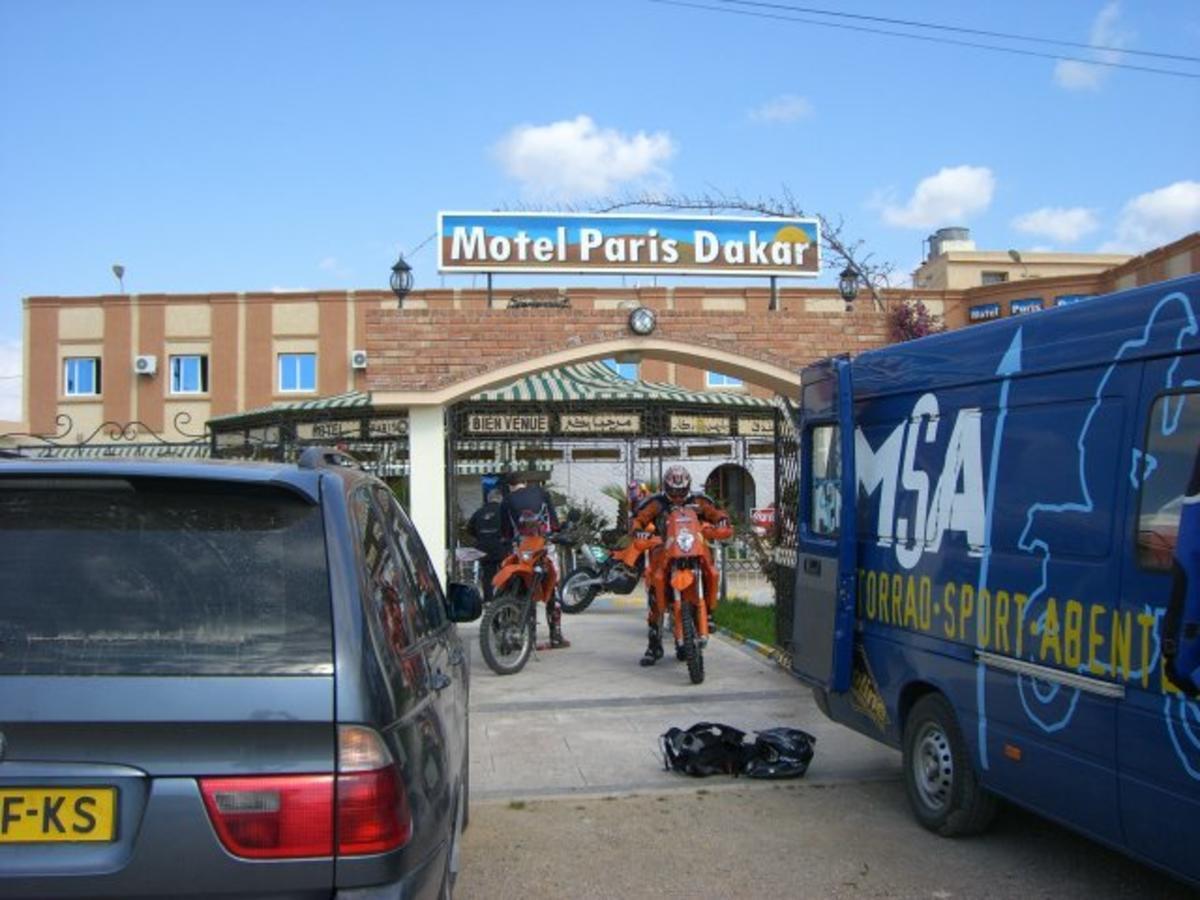 Motel Paris Dakar Selouane Exteriör bild