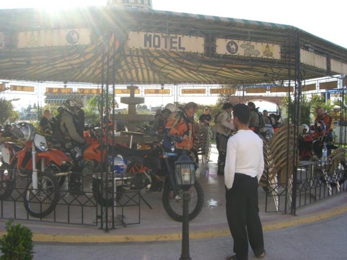 Motel Paris Dakar Selouane Exteriör bild