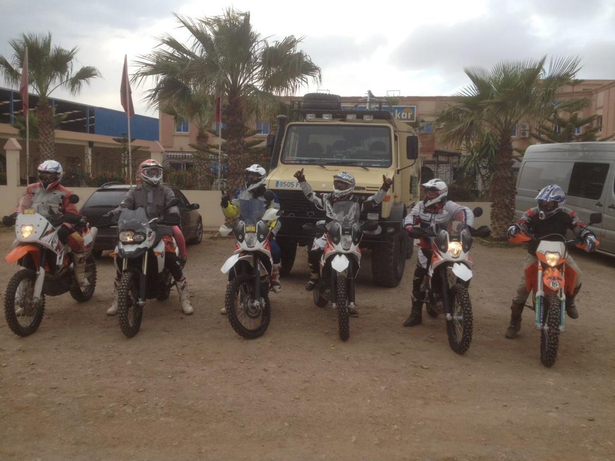 Motel Paris Dakar Selouane Exteriör bild